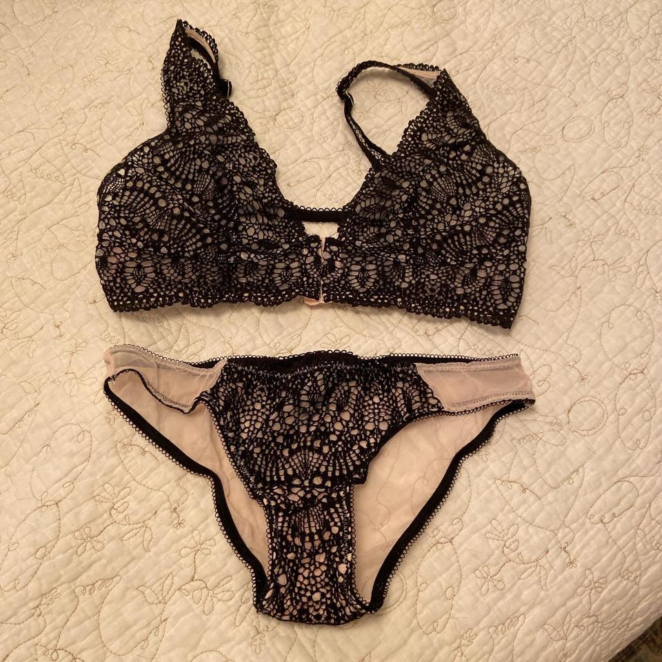 Black Lace Bralette And Panty 74d8