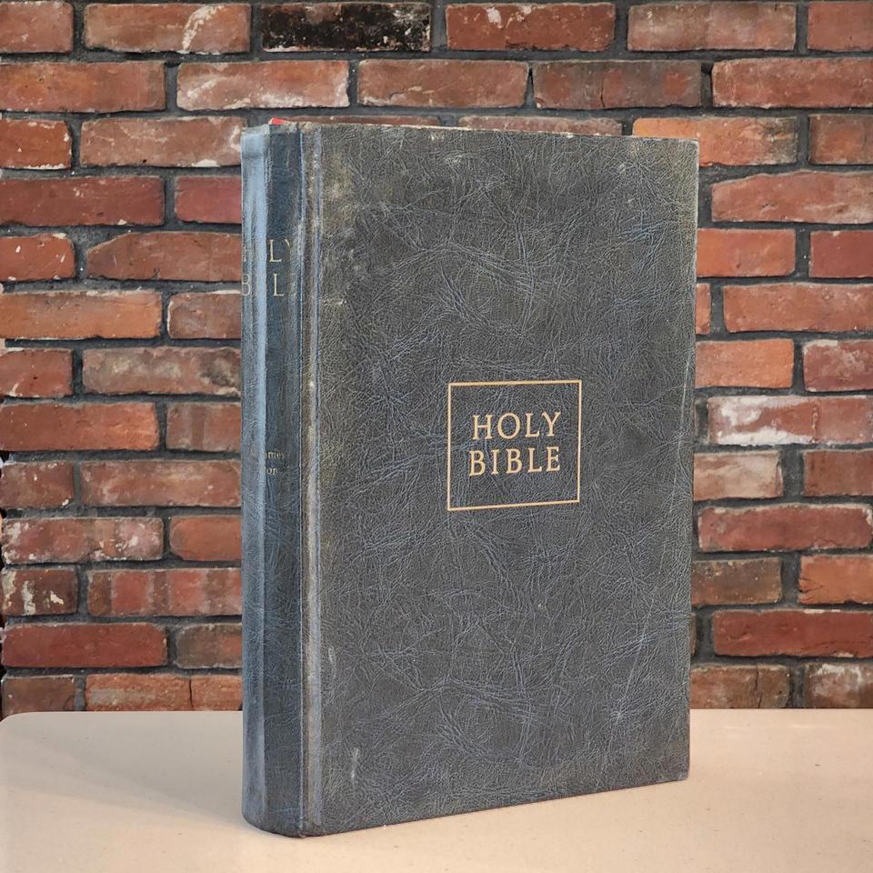 Vintage 1971 Holy Bible B9c9 2