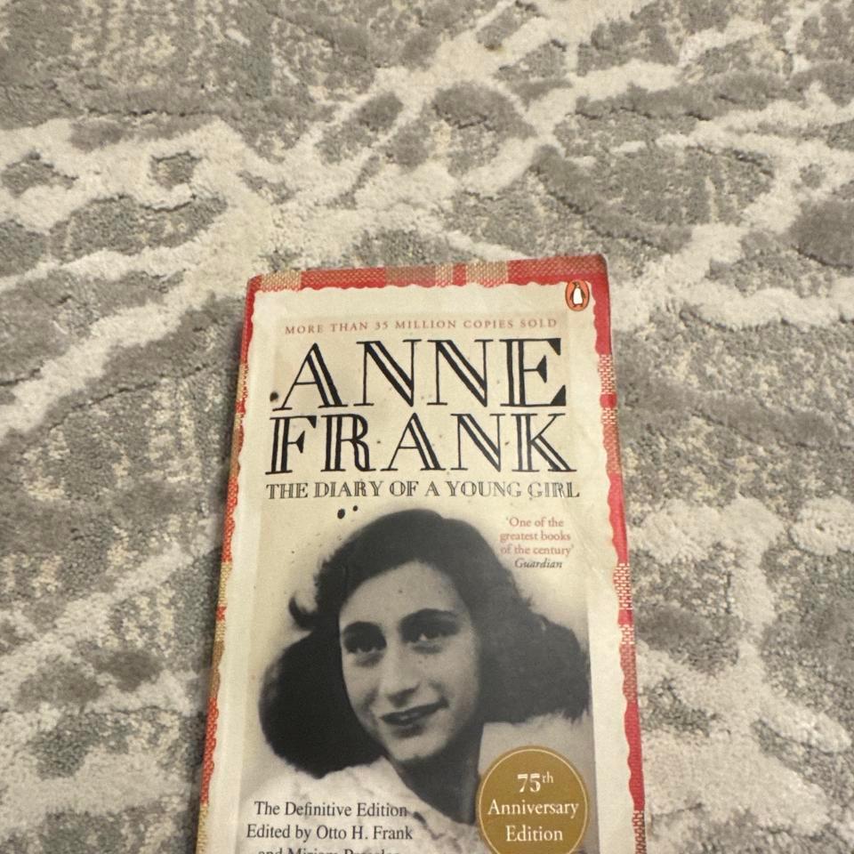 Anne Frank The Diary Of E537