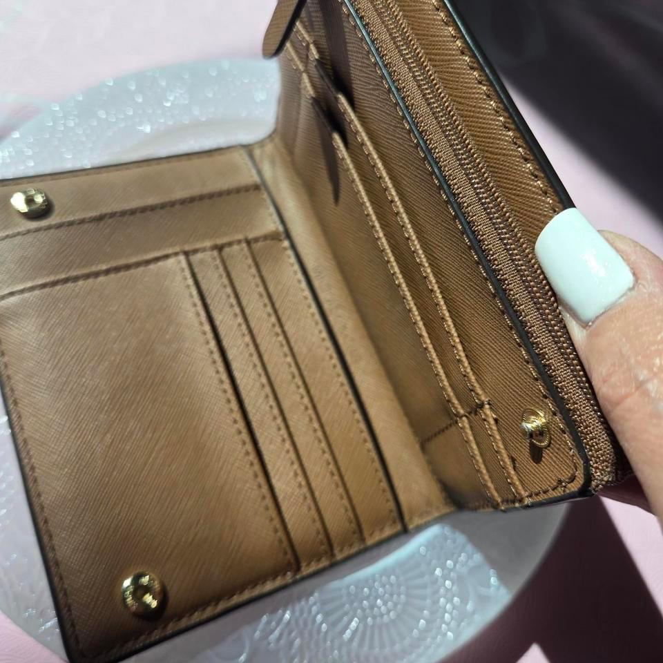 Michael Kors Tan Wallet Lots Of 1192 4
