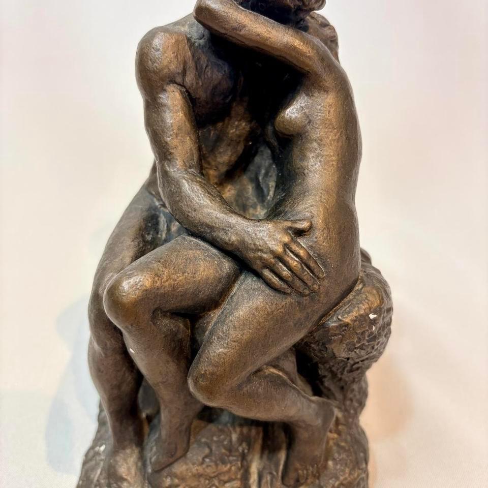Romantic Vintage Sculpture Inspired By C686