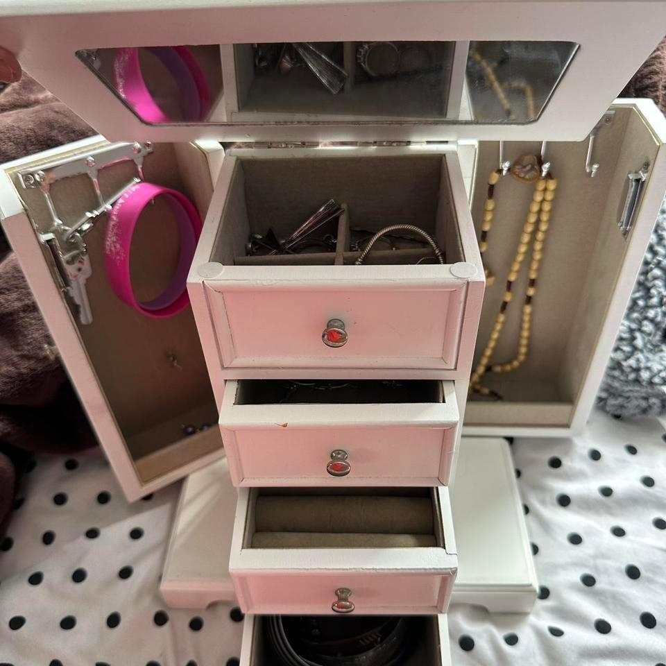 White Wardrobe Jewlery Box 6 5d10 3