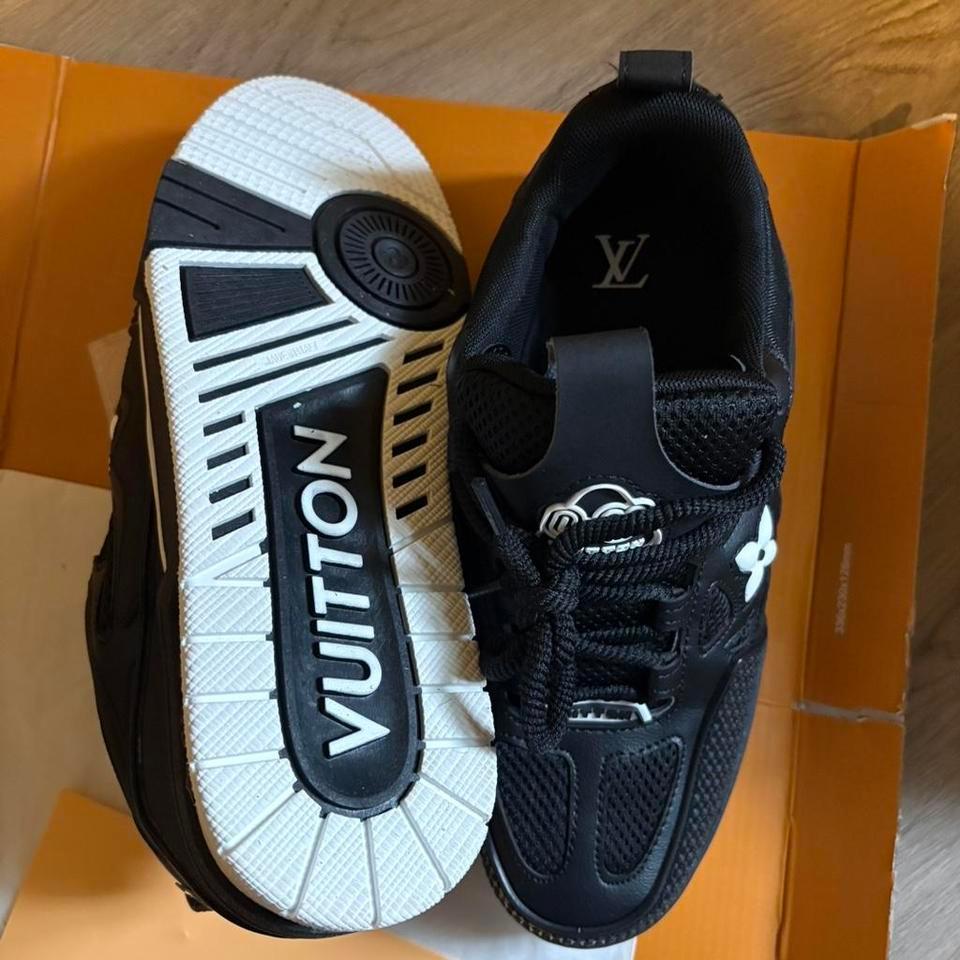 Louis Vuitton Black Sneakers Louisvuitton 2218 2