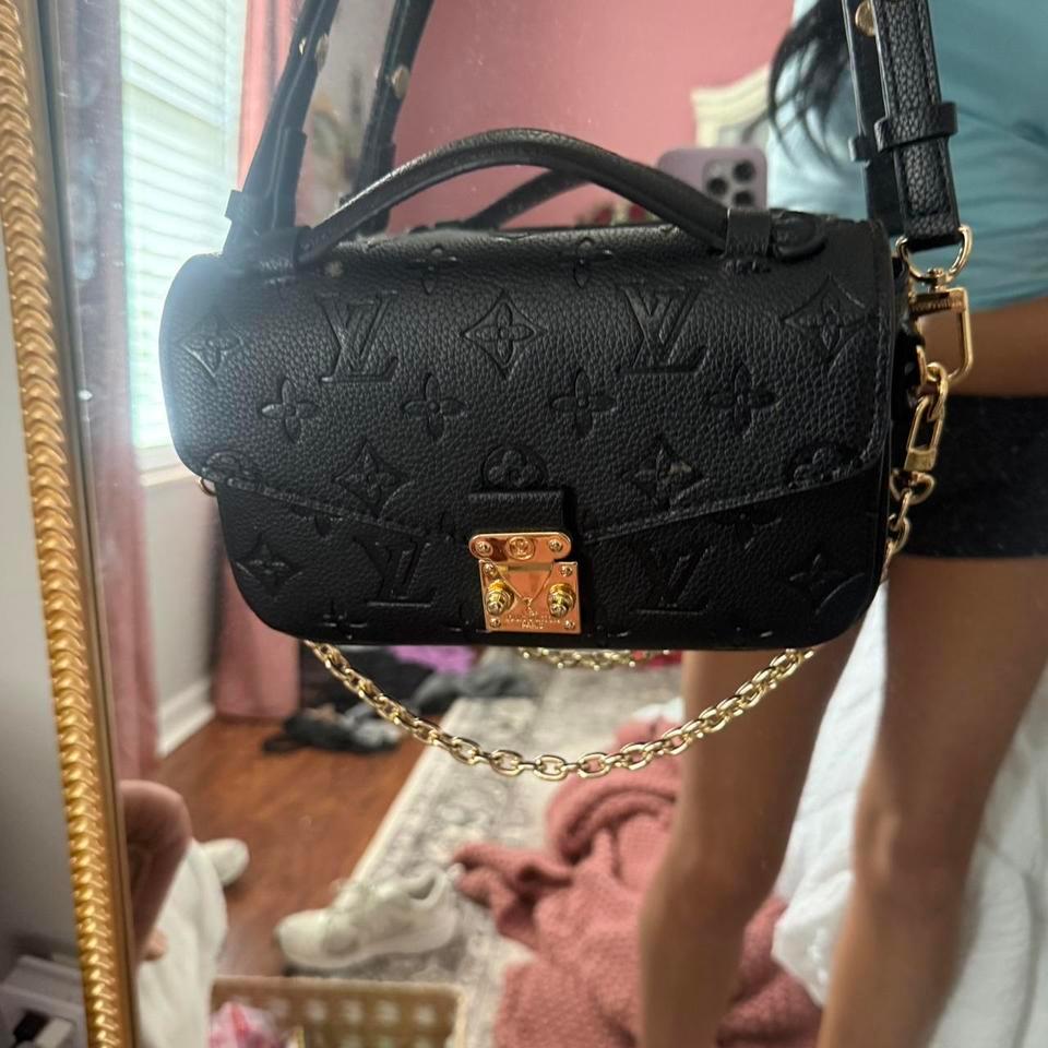 Black Louis Vuitton Purse No 9a49 4