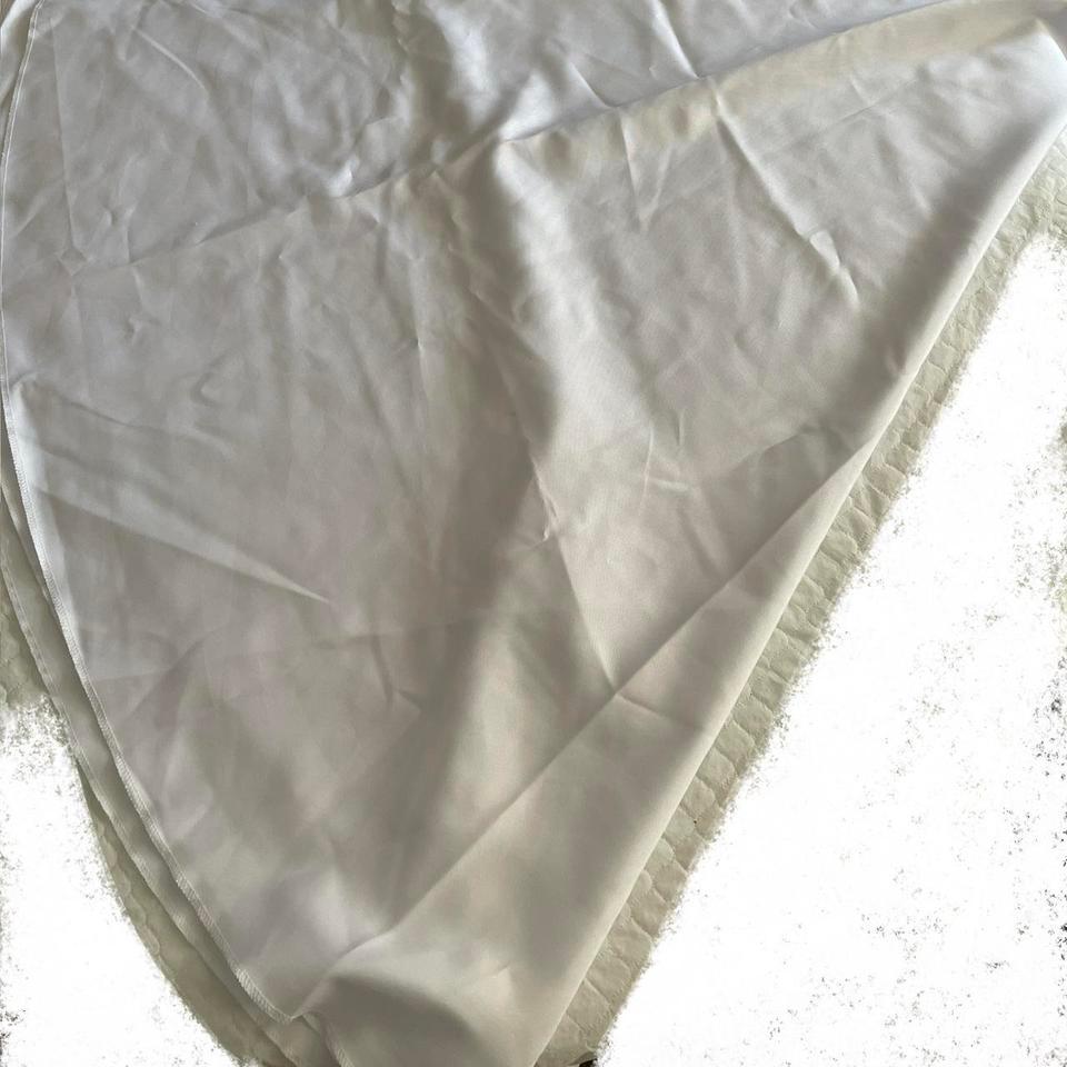 Remedios White Round Polyester Tablecloth E8af 4