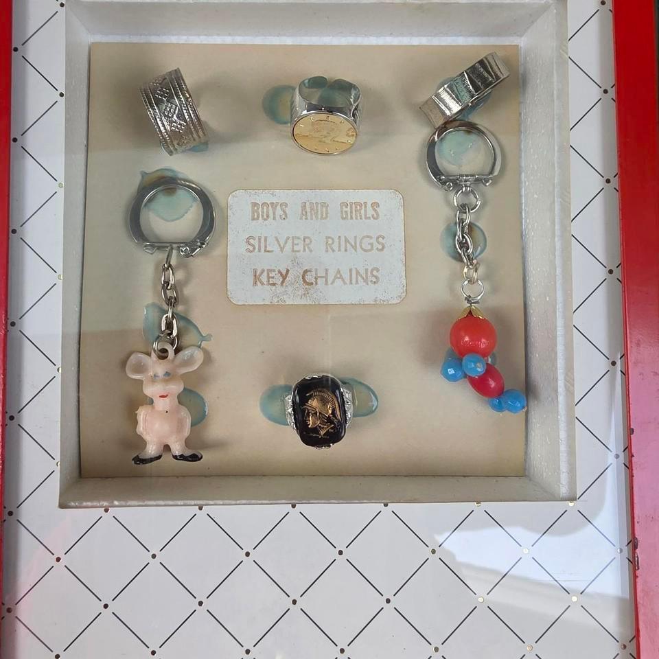 Vintage Toy N Joy 10 4996 8