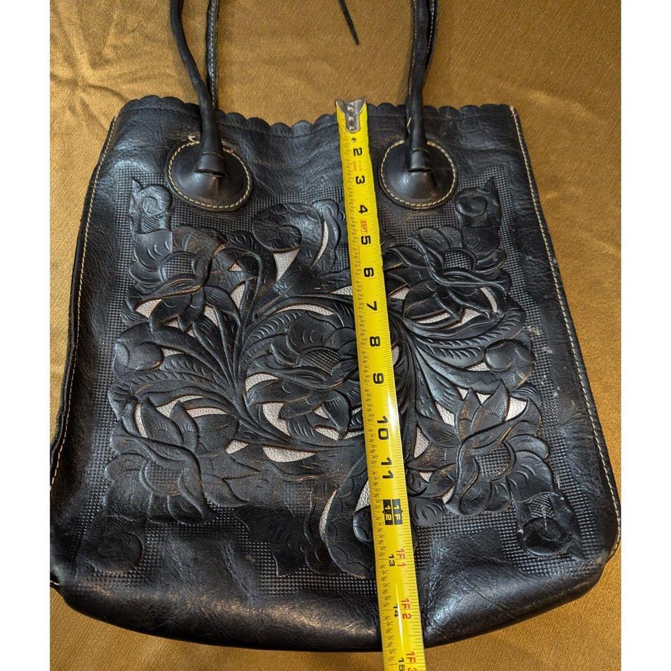 Crafted From 100 Italian Leather 4