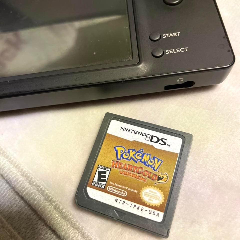 Pokemon Heartgold Nintendo Ds Game 6607