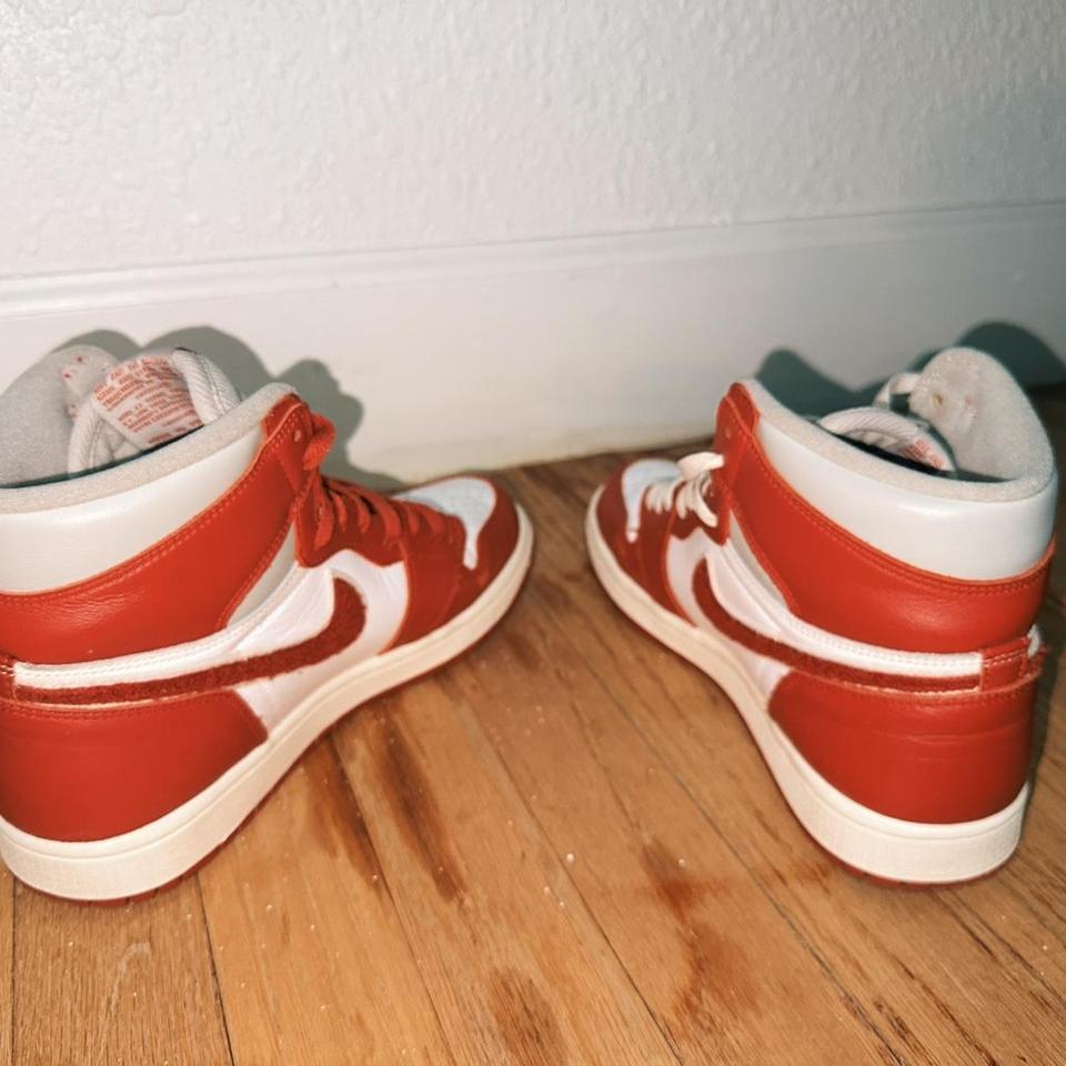 Jordan 1 High Red Trainers C1cd 2