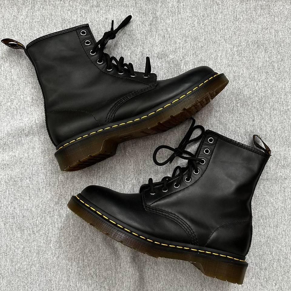 Dr Martens 1460 8 Eye Lace 2236