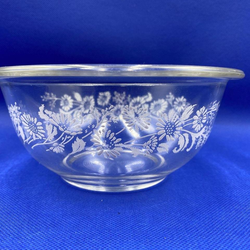 The Pyrex Clear Colonial Mist 0642 8