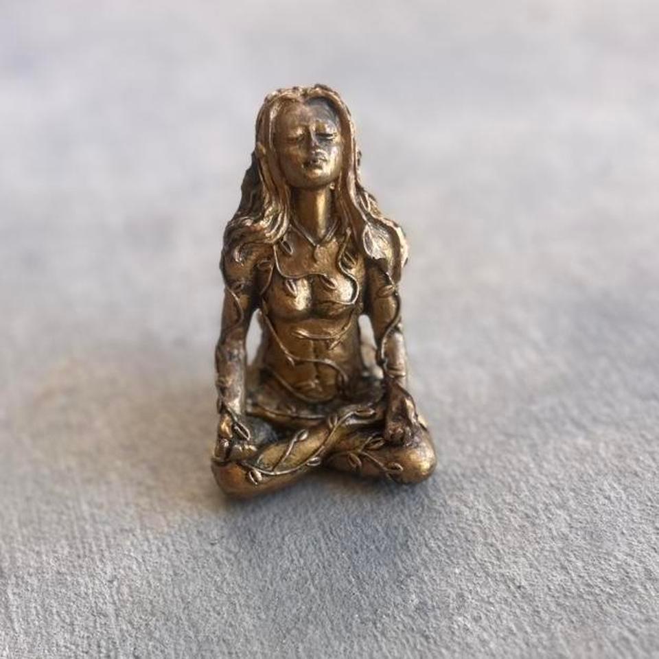 Small Bronze Goddess Statue Dd91