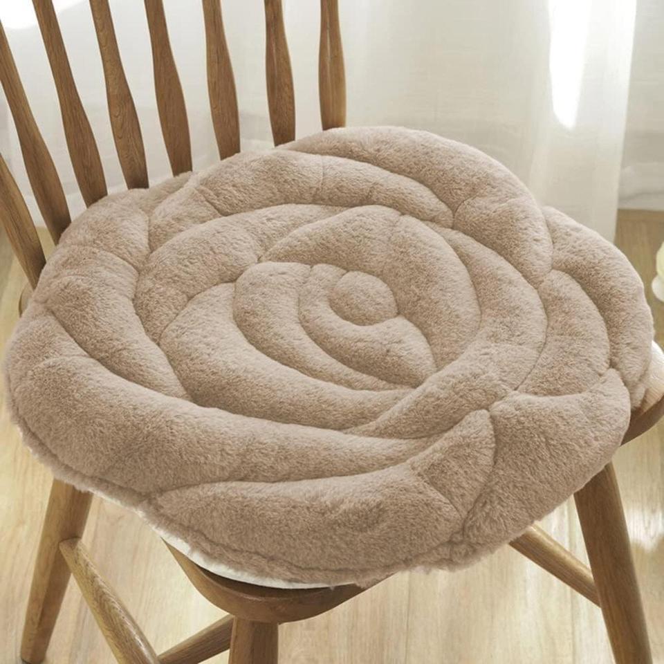 Brand New Rose Shaped 2731
