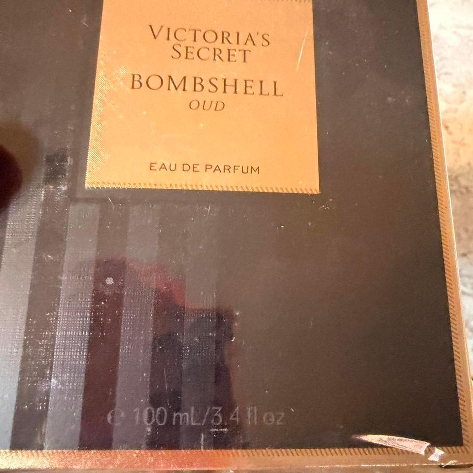Victorias Secret Bombshell Oud Eau 9741 2