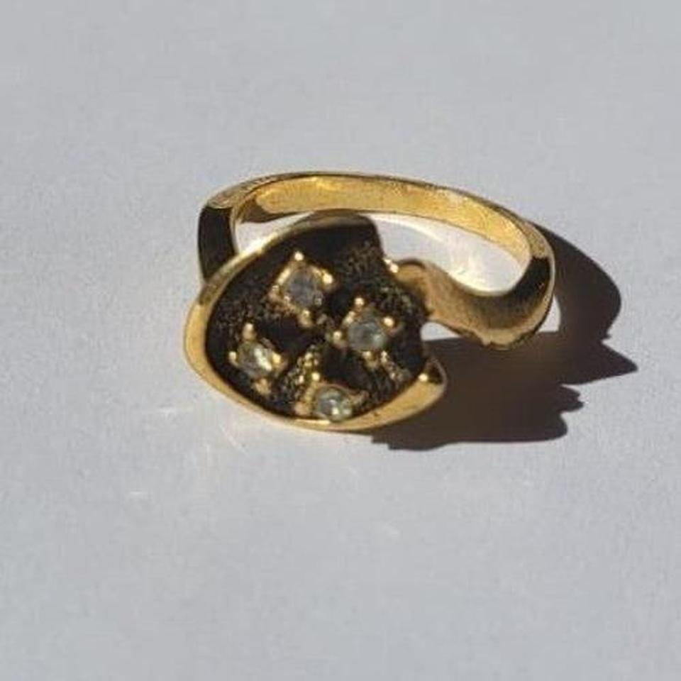 Vintage Gold Tone Ring With Cbce