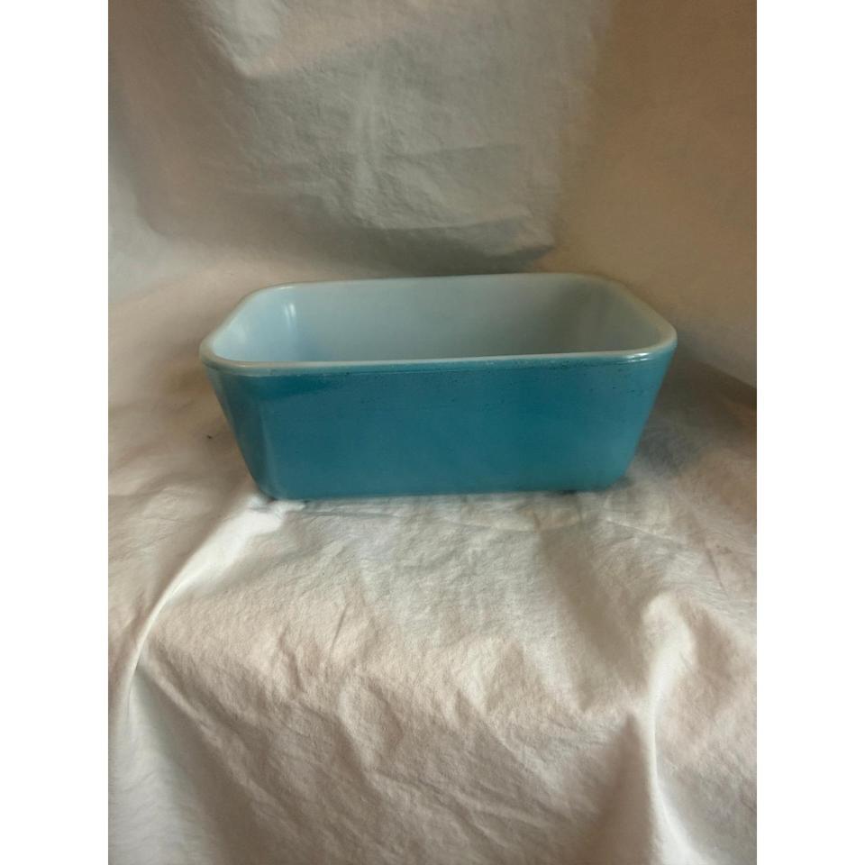 Vintage Pyrex Turquoise Blue Milk 3f21