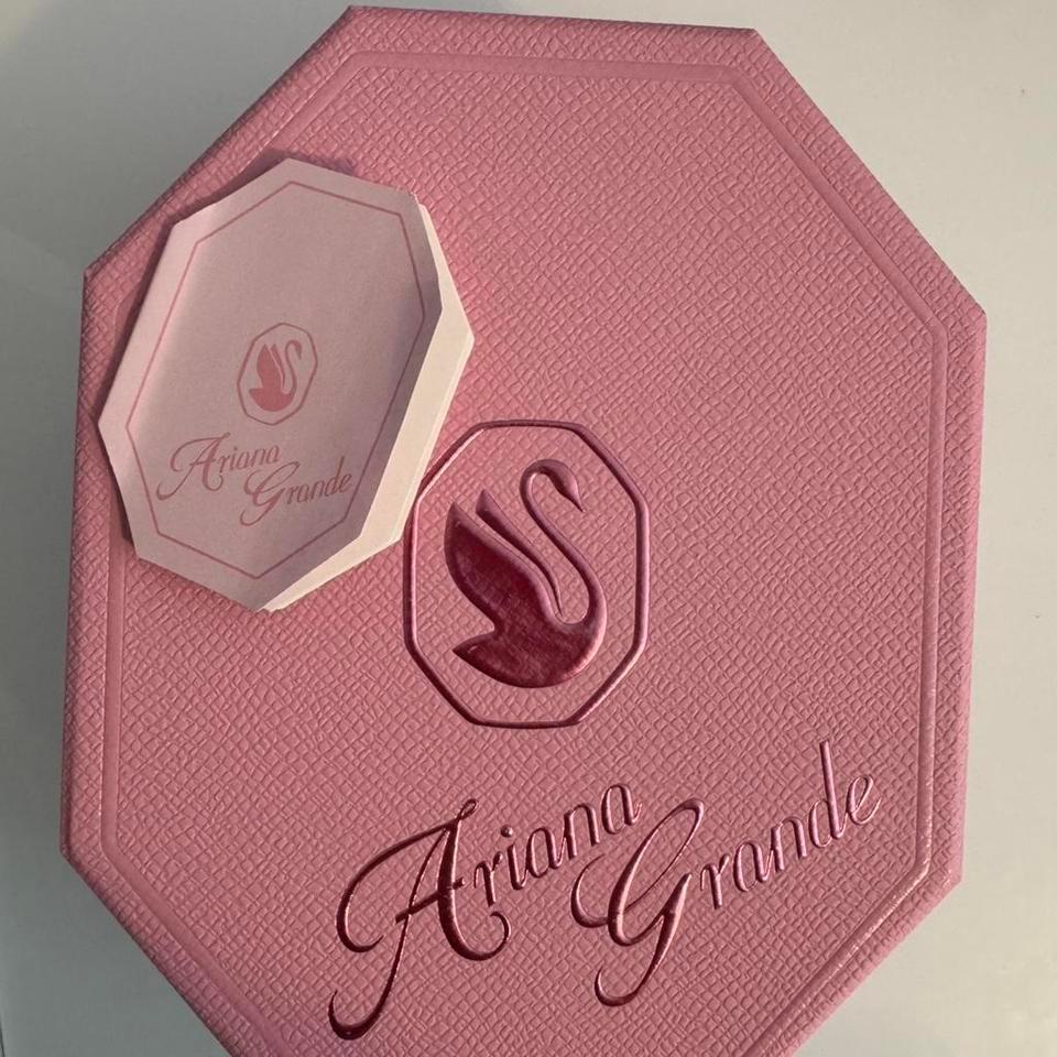 Pink Ariana Grande Swan Jewellery 9484 4