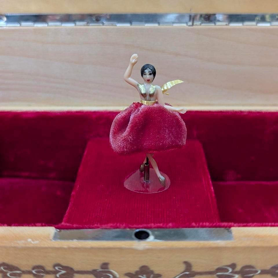 Romantic Rare Collectors Sorrento 4