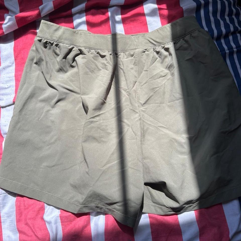 Under Armour Green Shorts Size 1215 3