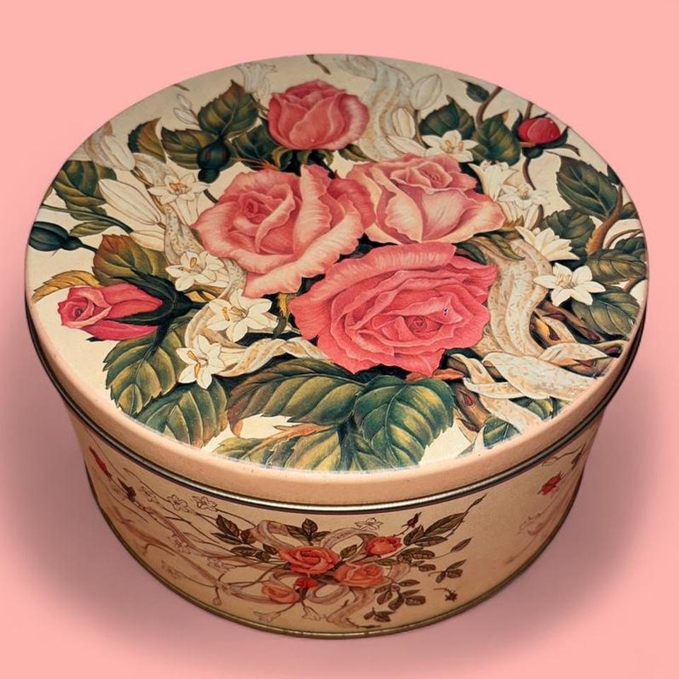 Vintage Floral Tin Box With 36ab
