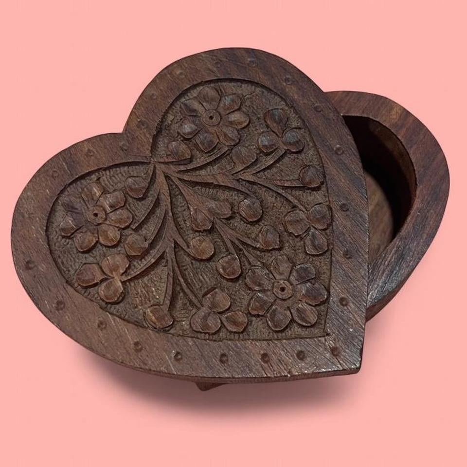 Heart Shaped Wooden Box With E372 2