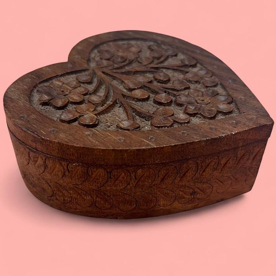 Heart Shaped Wooden Box With E372 6