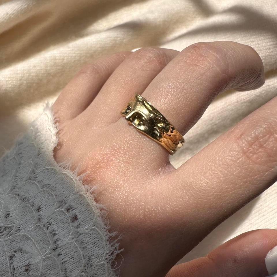 Vintage Vibe Abstract Face Gold 2329 4