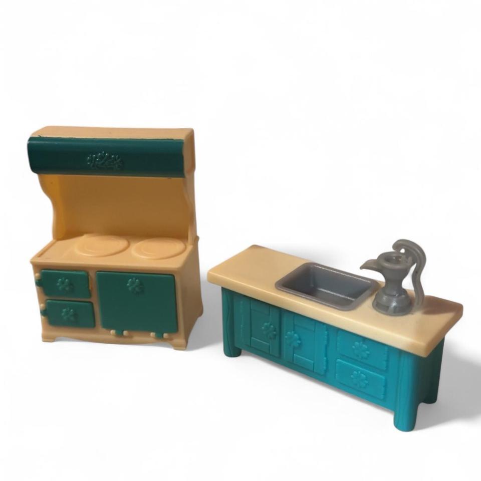 Lil Woodzeez Kitchenette And Housekeeping