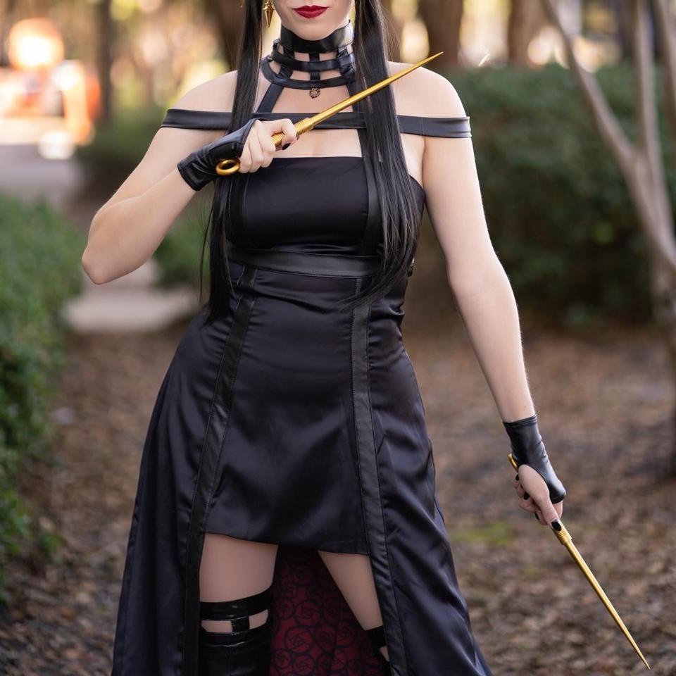 Yor Spyxfamily Cosplay From Miccostumes 92f3