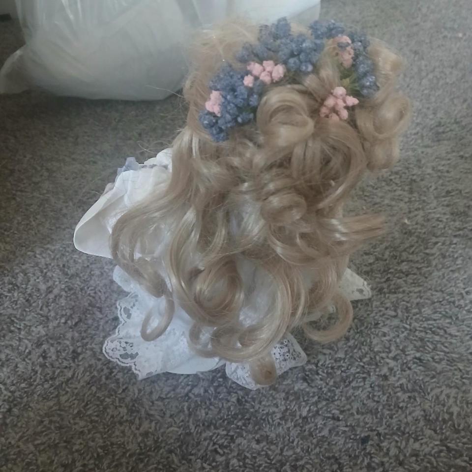 Porcelain Doll With Beautiful Hair C8e1 2