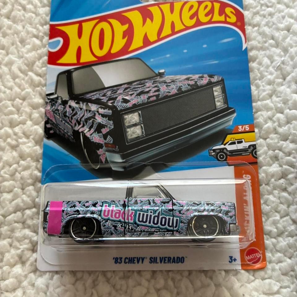 Hot Wheels 83 Chevy Silverado 2f2e 2