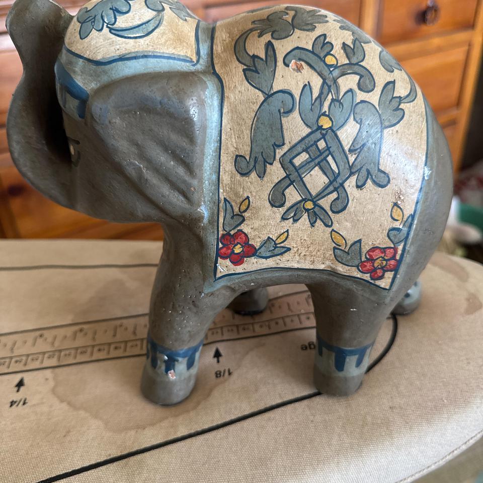 Vintage Hand Painted Ceramic Elephant 5d09