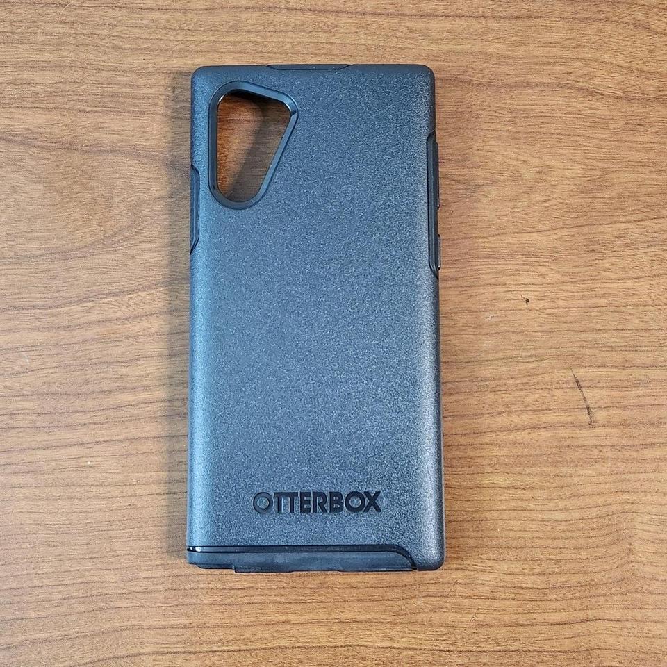 The Otterbox Symmetry Phone Case 4