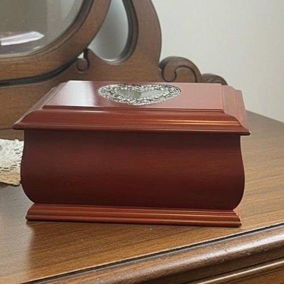 This Charming Wooden Jewelry Box 35ec