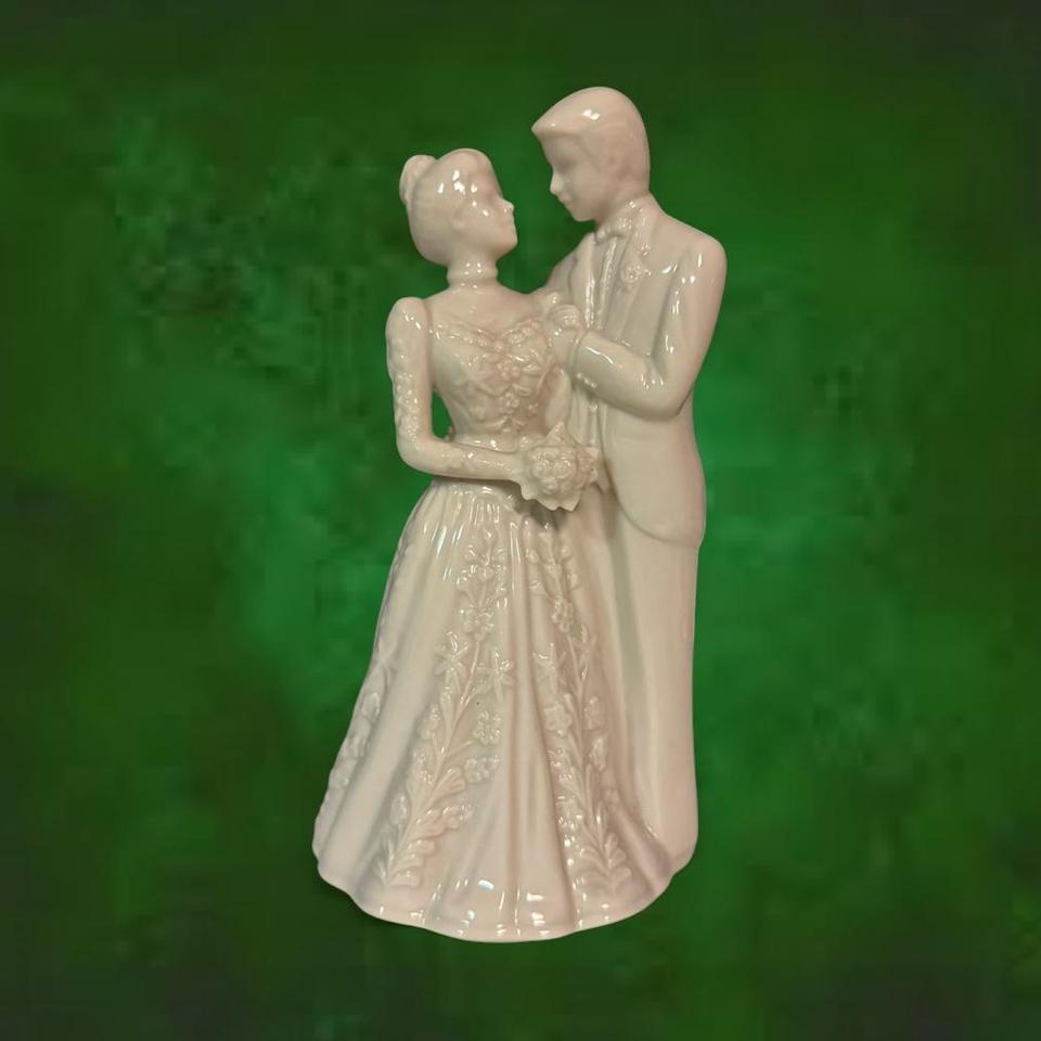 Lenox Porcelain Wedding Couple Figurine 5c07