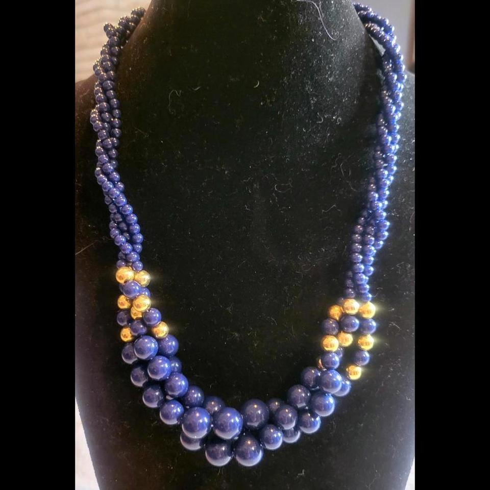 Chic Vintage Gold And Navy 3