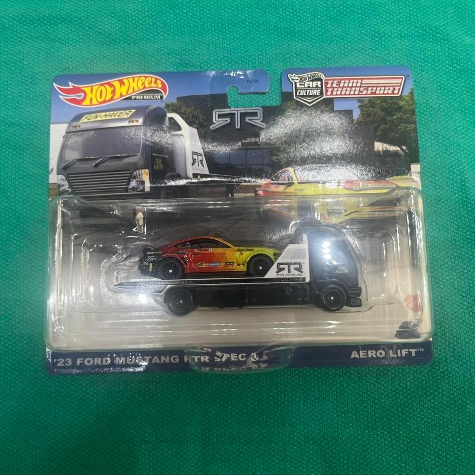 Hot Wheels Team Transporter 23 3c27