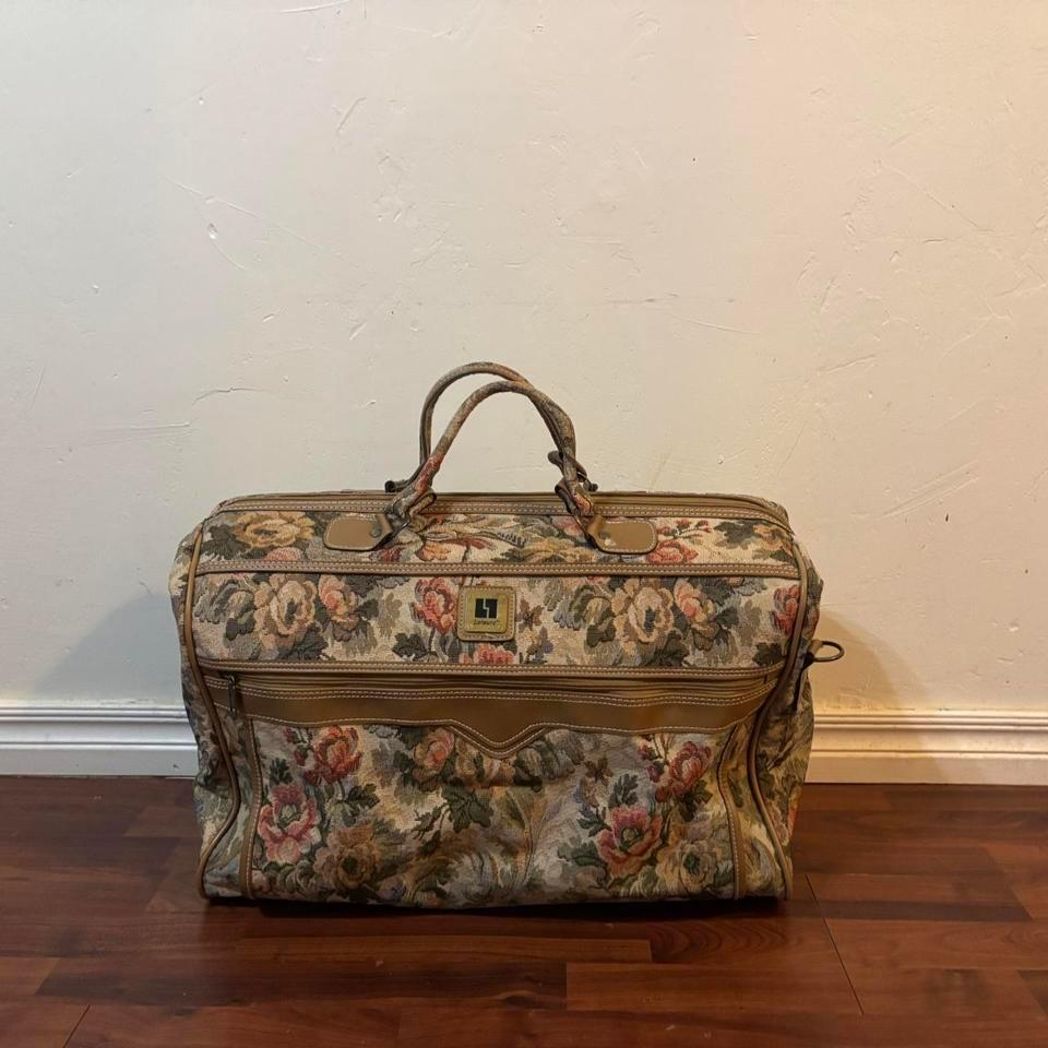 Leisure Floral Tapestry Suitcase With 50d0