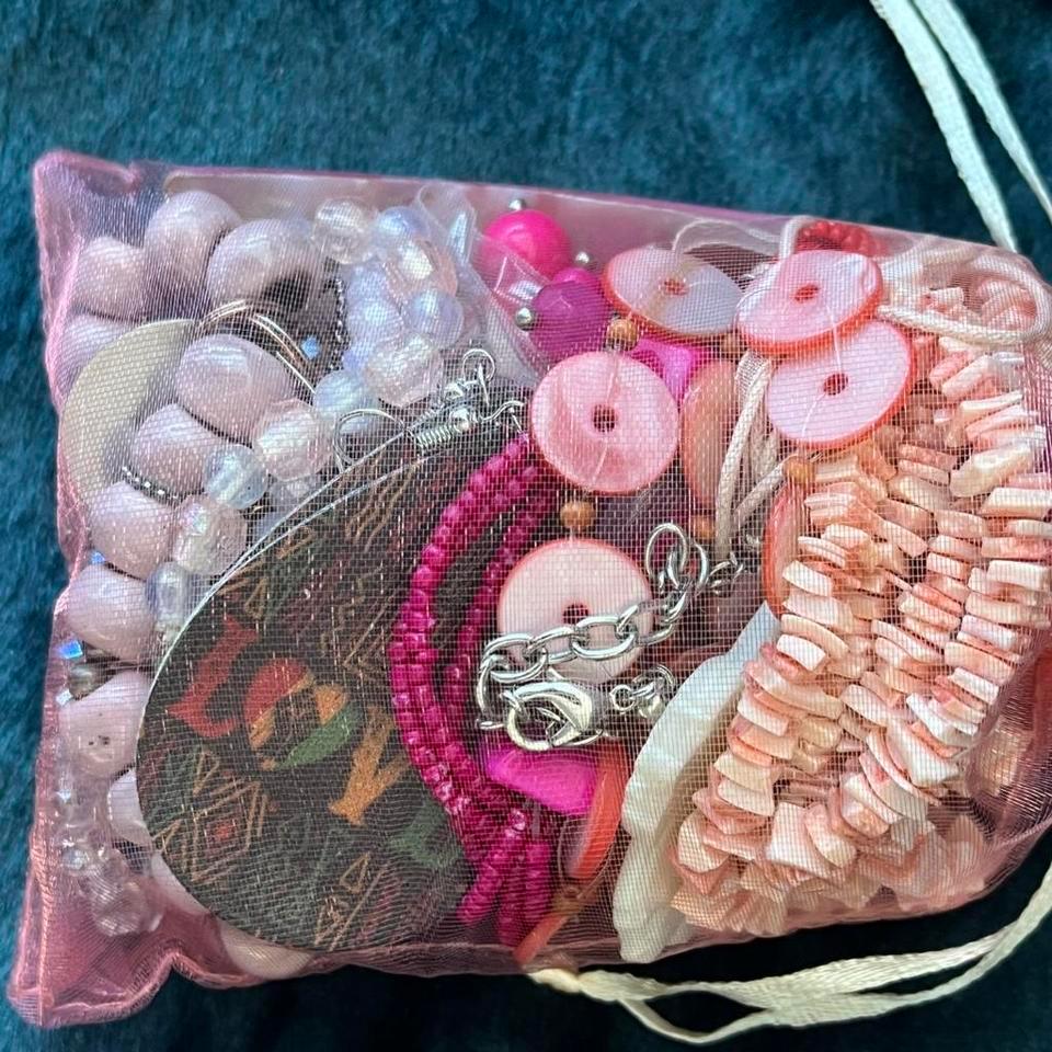 18 Piece Collection Of Jewelry 8016