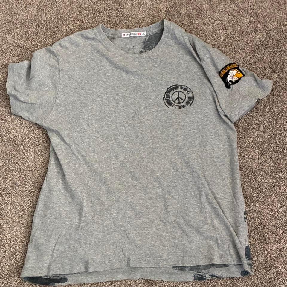Vintage Uniqlo Metal Gear Solid 2