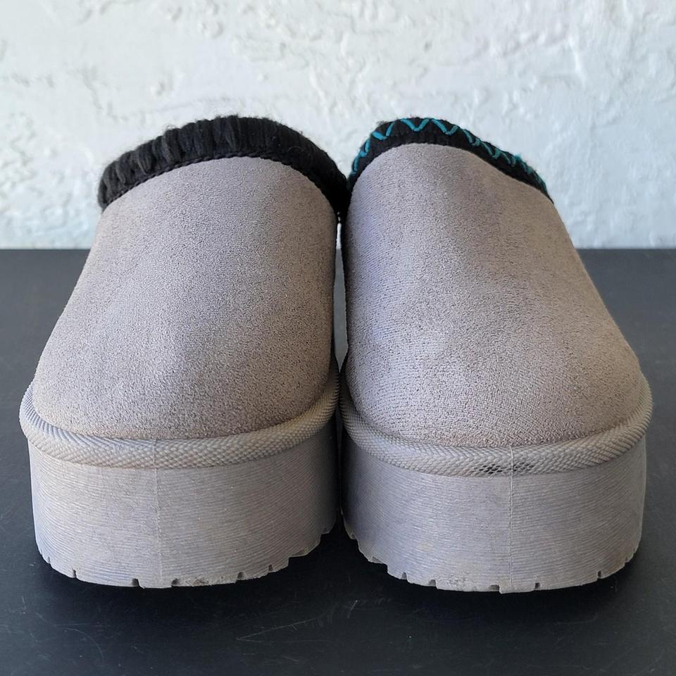 Mudd Grey Suede Platform Slip Adbd 6