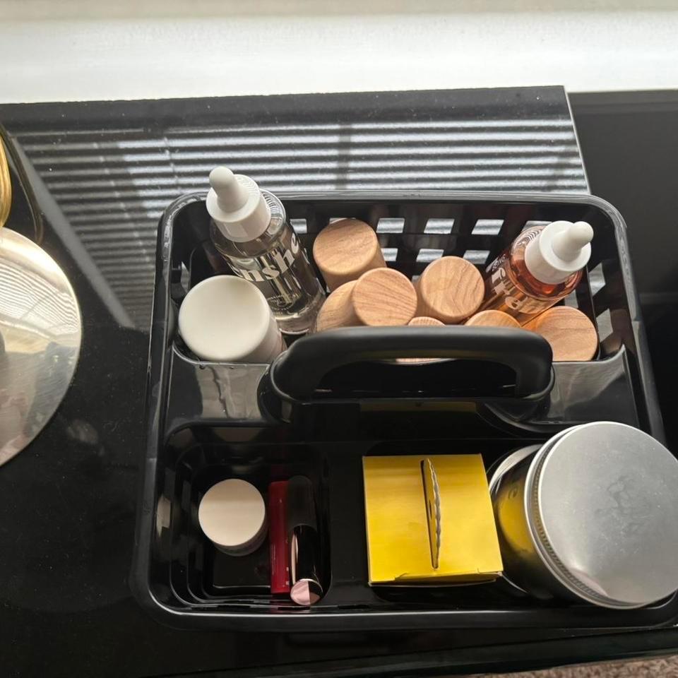 Black Plastic Storage Basket With F7e4