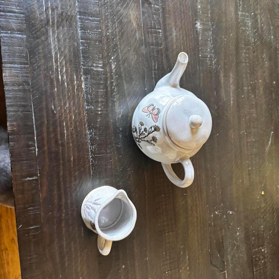 Teapot And Creamer Set From 47b4 4
