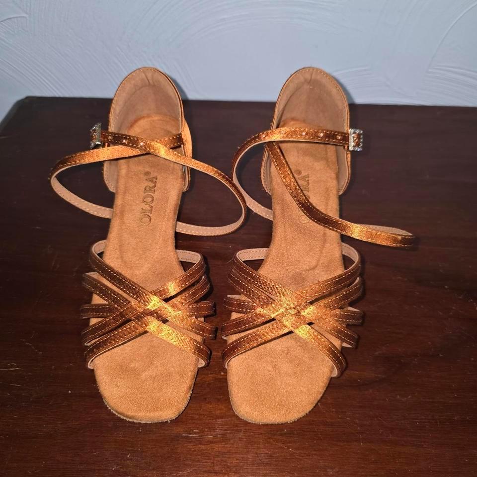 New Never Worn New Oloratan