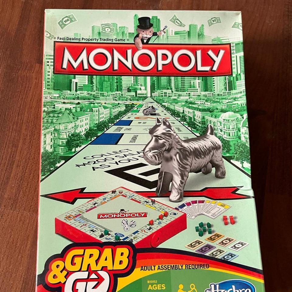 Monopoly Grab Go Game F853