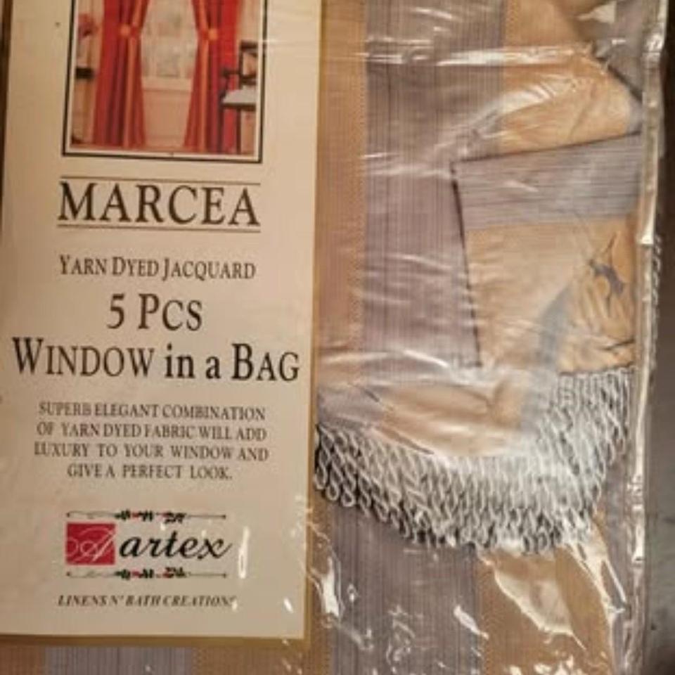 By Jacquard Marcea Style Contains B447
