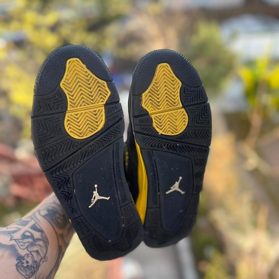 Jordan 4 Thunder 0009 3