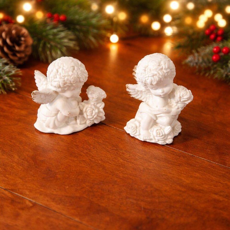 Sweet Vintage White Porcelain Cherub 4e85