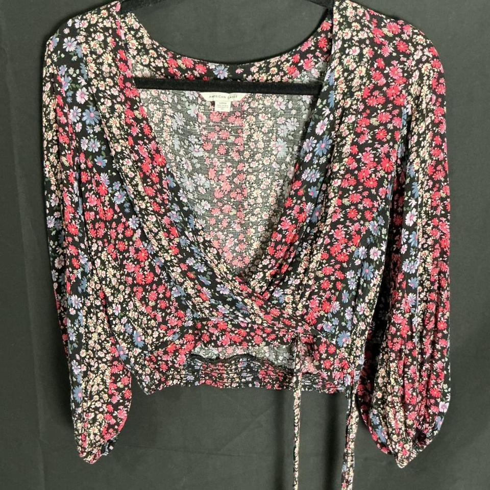 American Eagle Floral Wrap Top 1b51