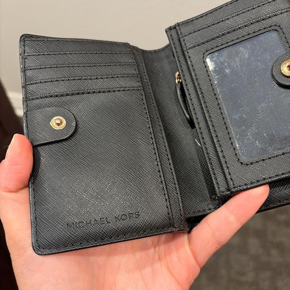 Michael Kors Wallet Like New 003c 3